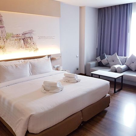 Parinda Hotel Bangkok Bagian luar foto