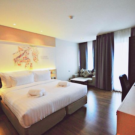 Parinda Hotel Bangkok Bagian luar foto