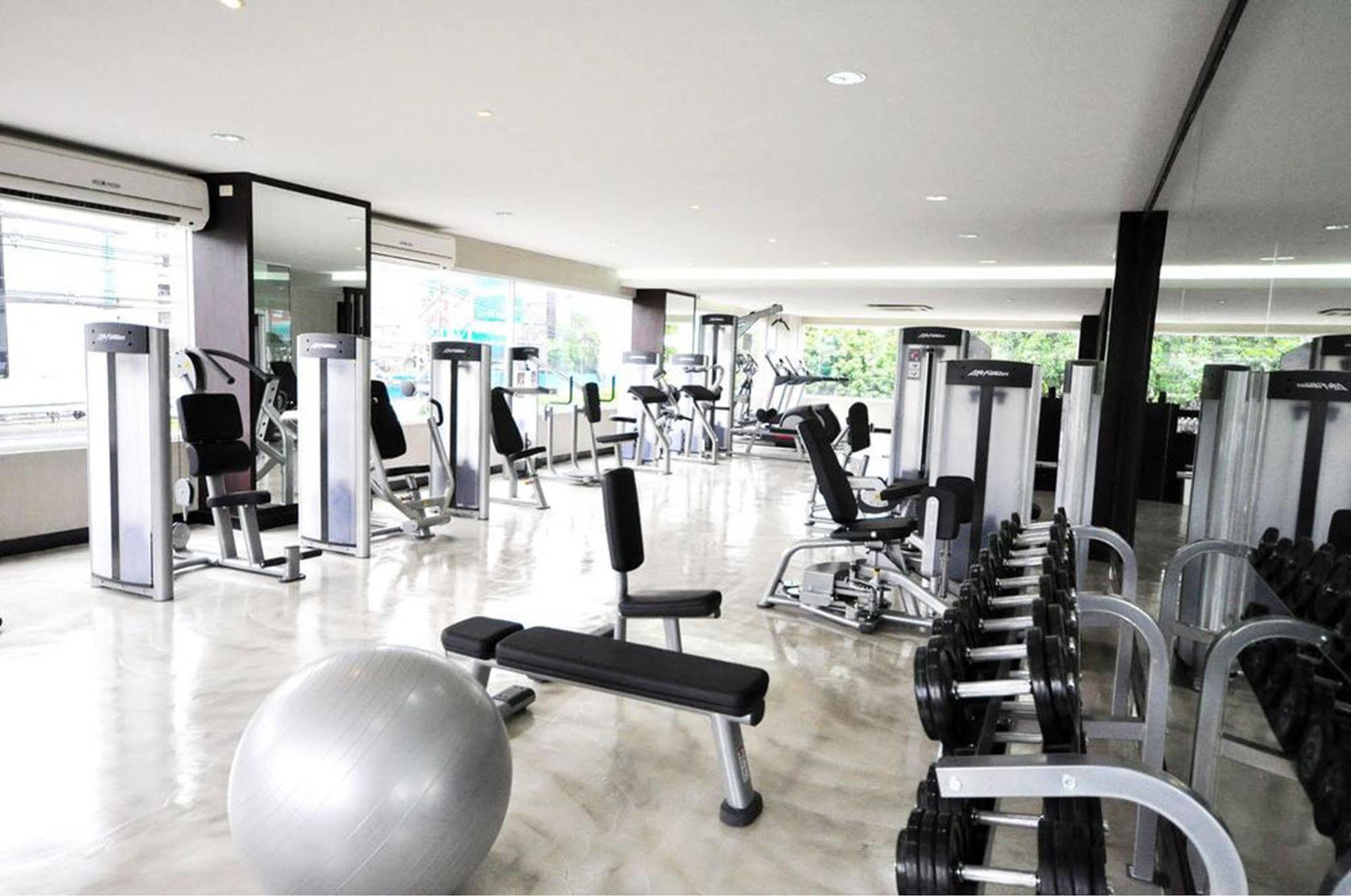 Parinda Hotel Bangkok Bagian luar foto