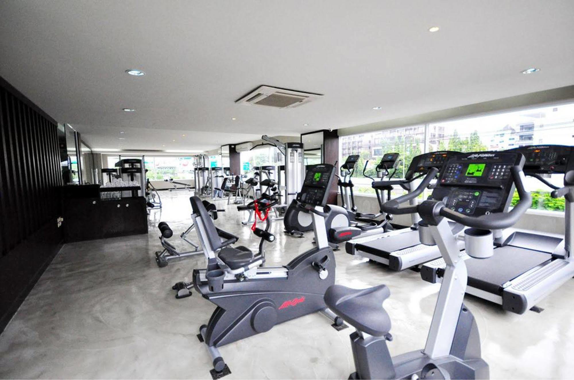 Parinda Hotel Bangkok Bagian luar foto