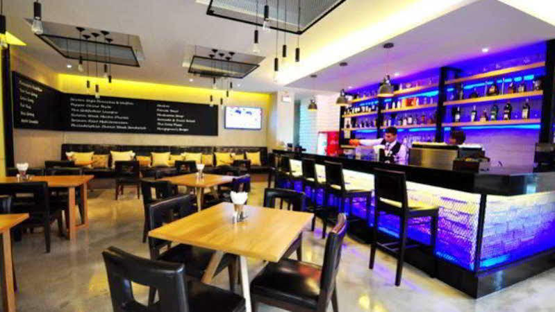 Parinda Hotel Bangkok Bagian luar foto