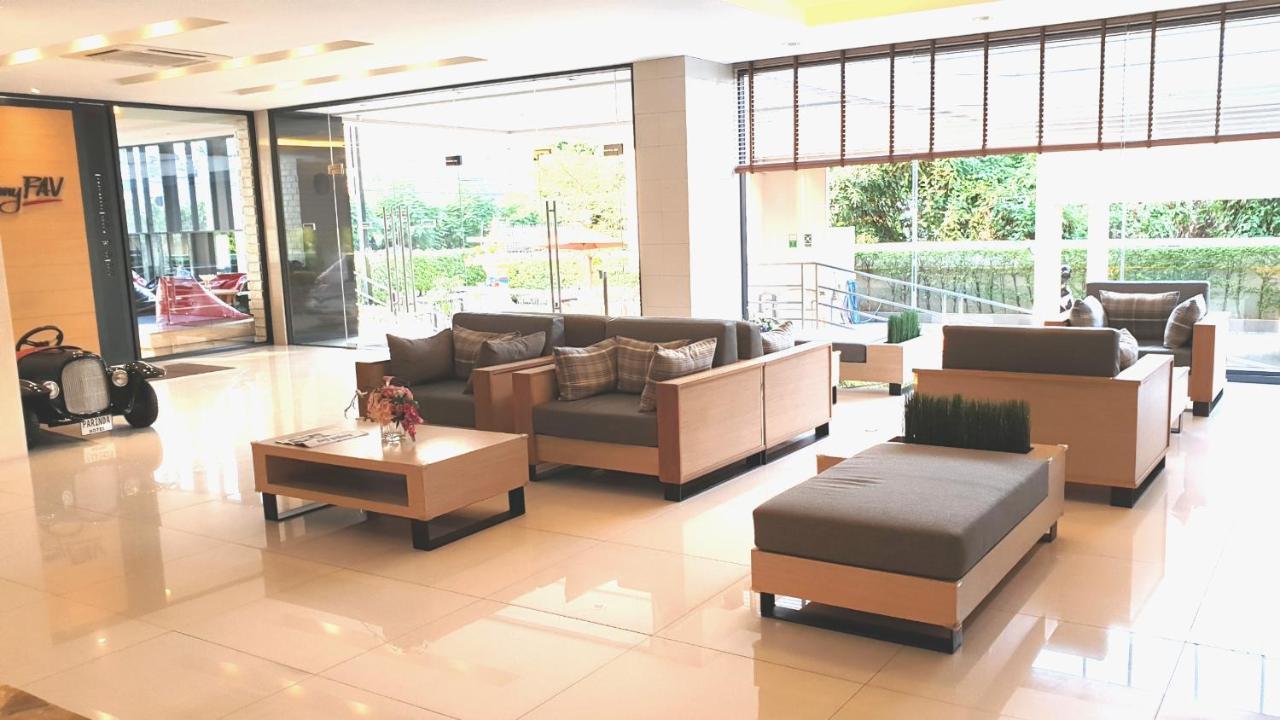 Parinda Hotel Bangkok Bagian luar foto