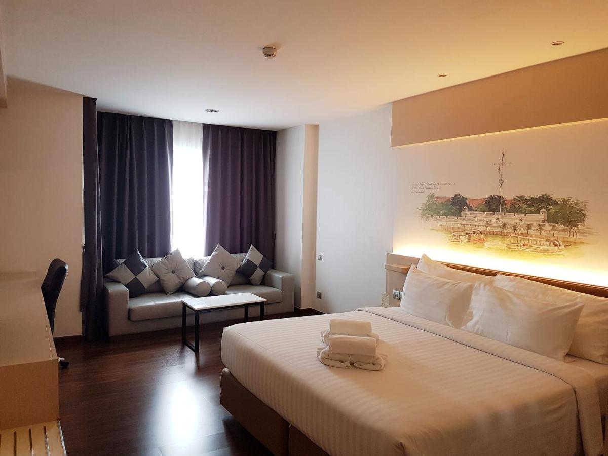 Parinda Hotel Bangkok Bagian luar foto