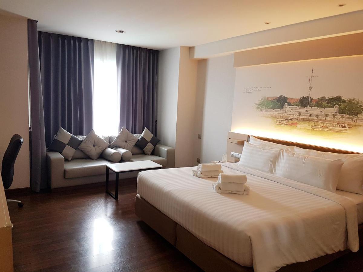 Parinda Hotel Bangkok Bagian luar foto